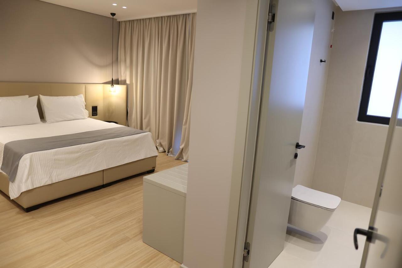 Yacht Premium Hotel Sarande Exterior photo